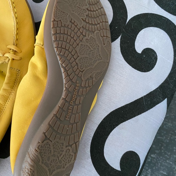 NWOT Hush puppies size 7 mustard driving shoes/loafer - Picture 5 of 10